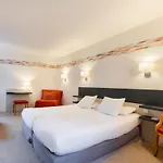 Logis Restaurant Le Dauphin Et Le Du Prieuré Hotel