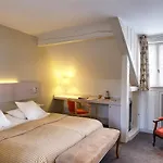 Logis Restaurant Le Dauphin Et Le Du Prieure