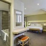 Hotel Logis Restaurant Le Dauphin Et Le Du Prieuré Caen