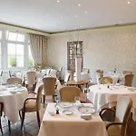 Logis Restaurant Le Dauphin Et Le Du Prieure Hotel