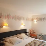 Logis Restaurant Le Dauphin Et Le Du Prieuré Caen