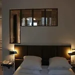 Logis Restaurant Le Dauphin Et Le Du Prieure