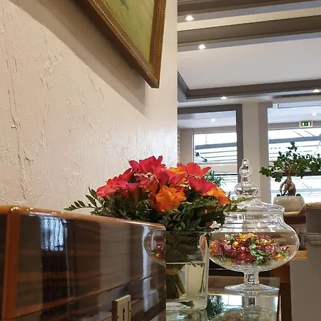 Restaurant Le Dauphin Et Le Du Prieuré Hotel Caen