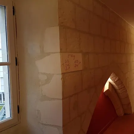 Logis Restaurant Le Dauphin Et Le Du Prieure 3*