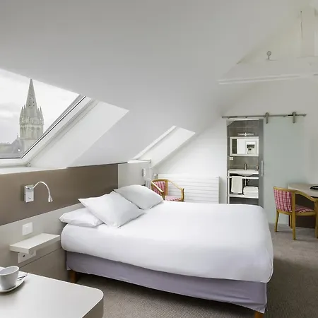 Logis Restaurant Le Dauphin Et Le Du Prieure 3* كان