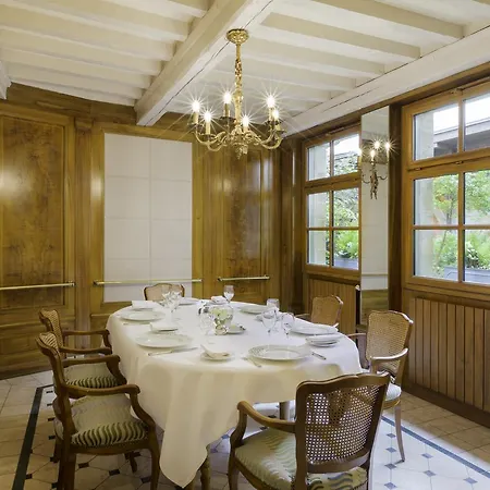 Hotel Logis Restaurant Le Dauphin Et Le Du Prieure Caen