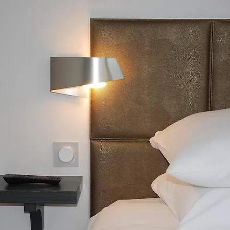 Hotel Restaurant Le Dauphin Et Le Du Prieuré 3*