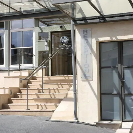 فندق Logis Restaurant Le Dauphin Et Le Du Prieure 3*