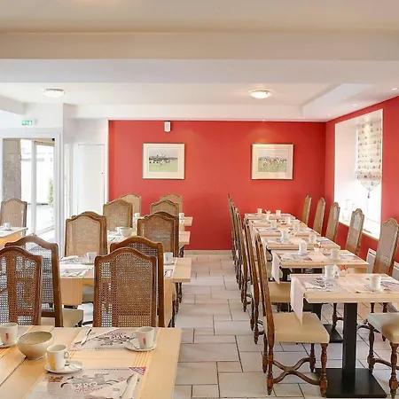Hotel Logis Restaurant Le Dauphin Et Le Du Prieure Caen