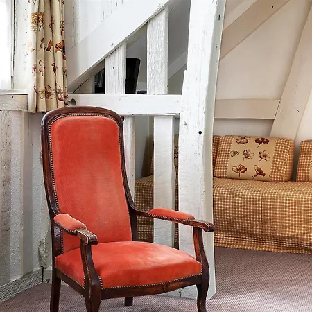 Logis Restaurant Le Dauphin Et Le Du Prieure 3* كان