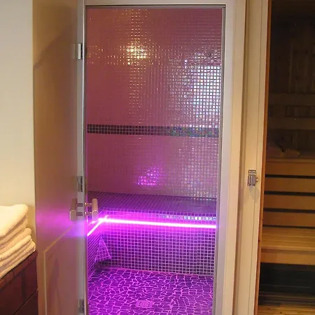 Logis Restaurant Le Dauphin Et Le Du Prieure كان