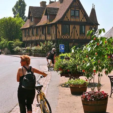 Logis Restaurant Le Dauphin Et Le Du Prieure Hotel Caen