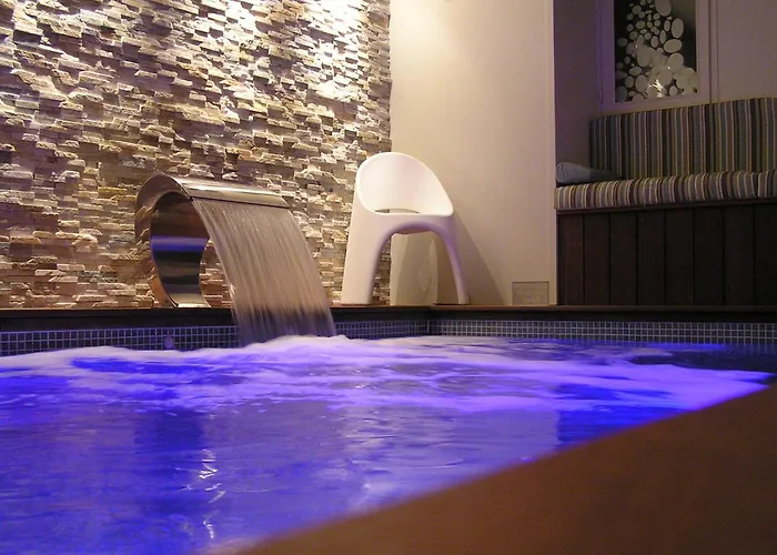 Hotel Restaurant Le Dauphin Et Le Du Prieuré Caen