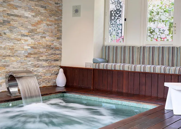 Restaurant Le Dauphin Et Le Du Prieuré 3*