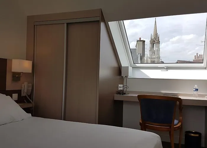 Hotel Restaurant Le Dauphin Et Le Du Prieuré 3*