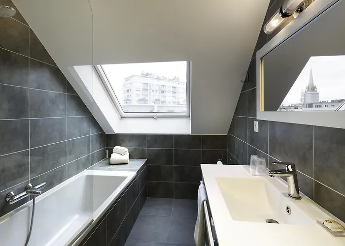 Hotel Logis Restaurant Le Dauphin Et Le Du Prieure Caen