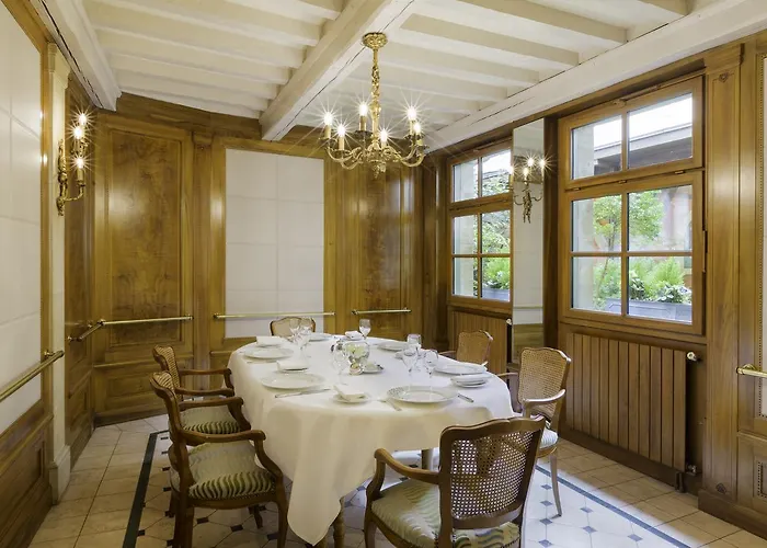 Hotel Logis Restaurant Le Dauphin Et Le Du Prieure Caen