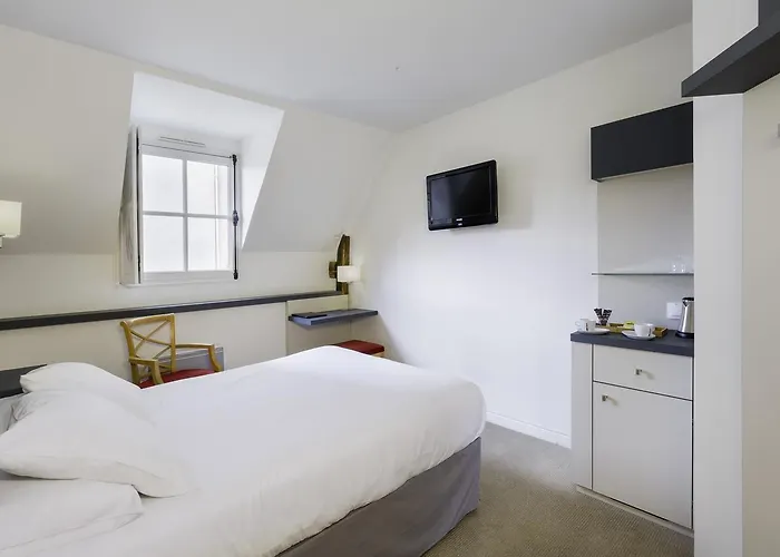 Restaurant Le Dauphin Et Le Du Prieuré Hotel Caen