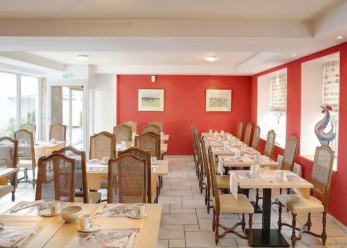 Hotel Logis Restaurant Le Dauphin Et Le Du Prieure Caen