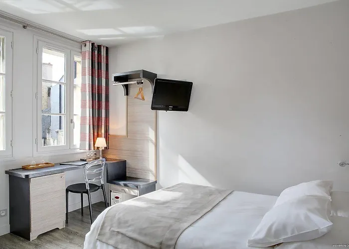 Logis Restaurant Le Dauphin Et Le Du Prieure 3* Caen